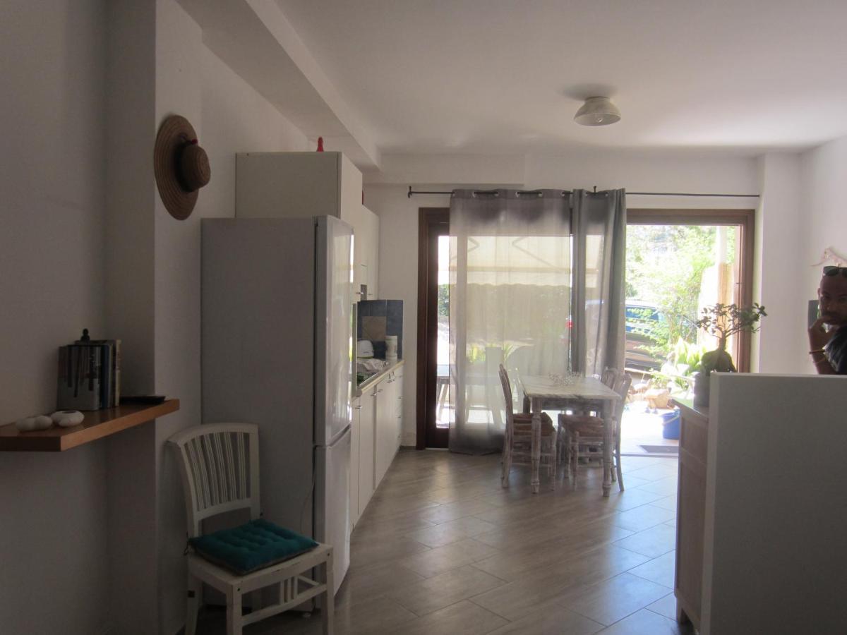 Monolocale San Pantaleo Apartment Bagian luar foto